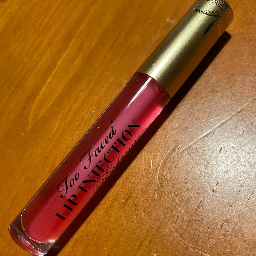Too Faced Lip Injection Extreme Lip Plumper Bubblegum Yum